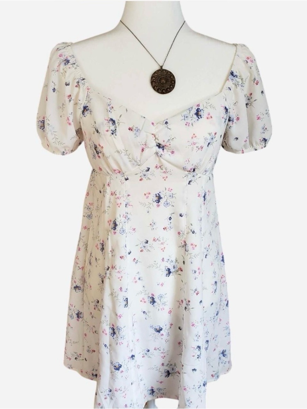 Women’s Cream Ditsy Floral Babydoll Short Sleeve Dress sz Small